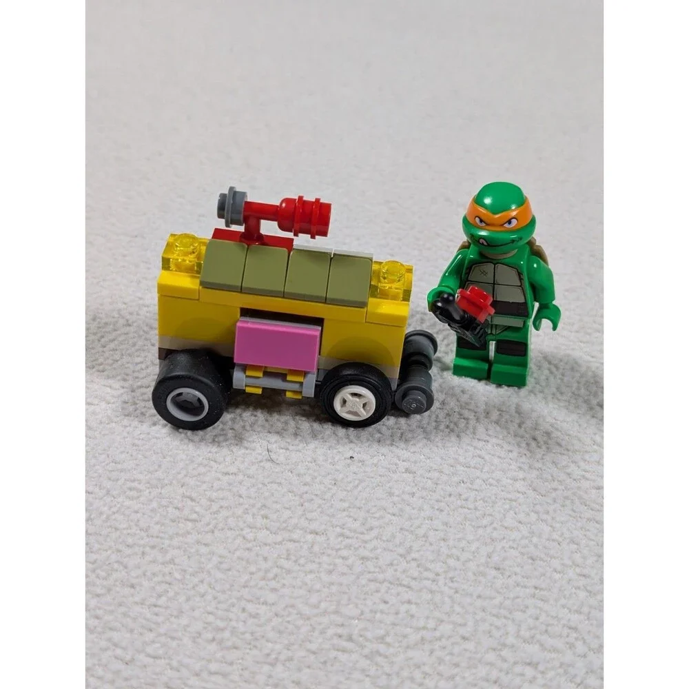 Lego TEENAGE MUTANT NINJA TURTLES (TMNT) 30271 Mike's Mini Shellraiser COMPLETE